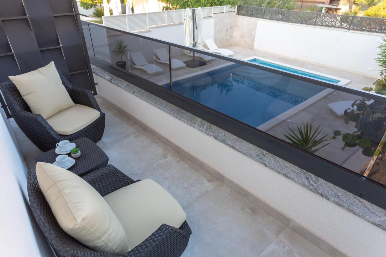 Villa Fortis B&B โตรกีร์ ภายนอก รูปภาพ