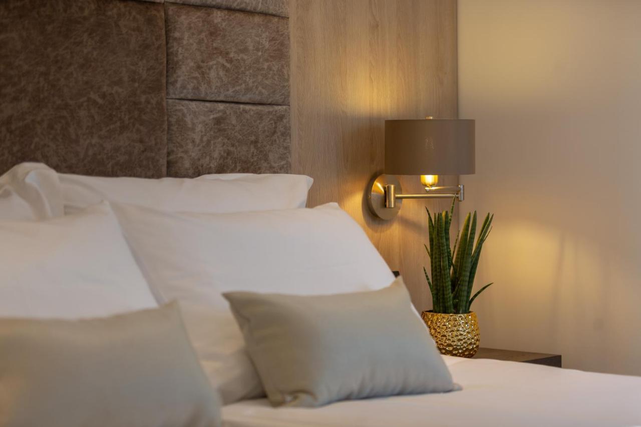 Villa Fortis B&B โตรกีร์ ภายนอก รูปภาพ