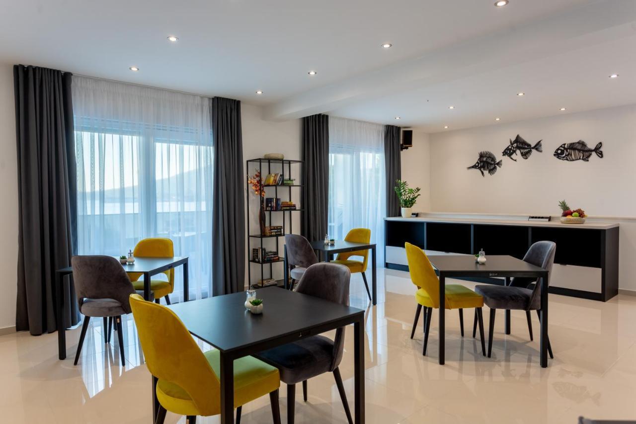 Villa Fortis B&B โตรกีร์ ภายนอก รูปภาพ