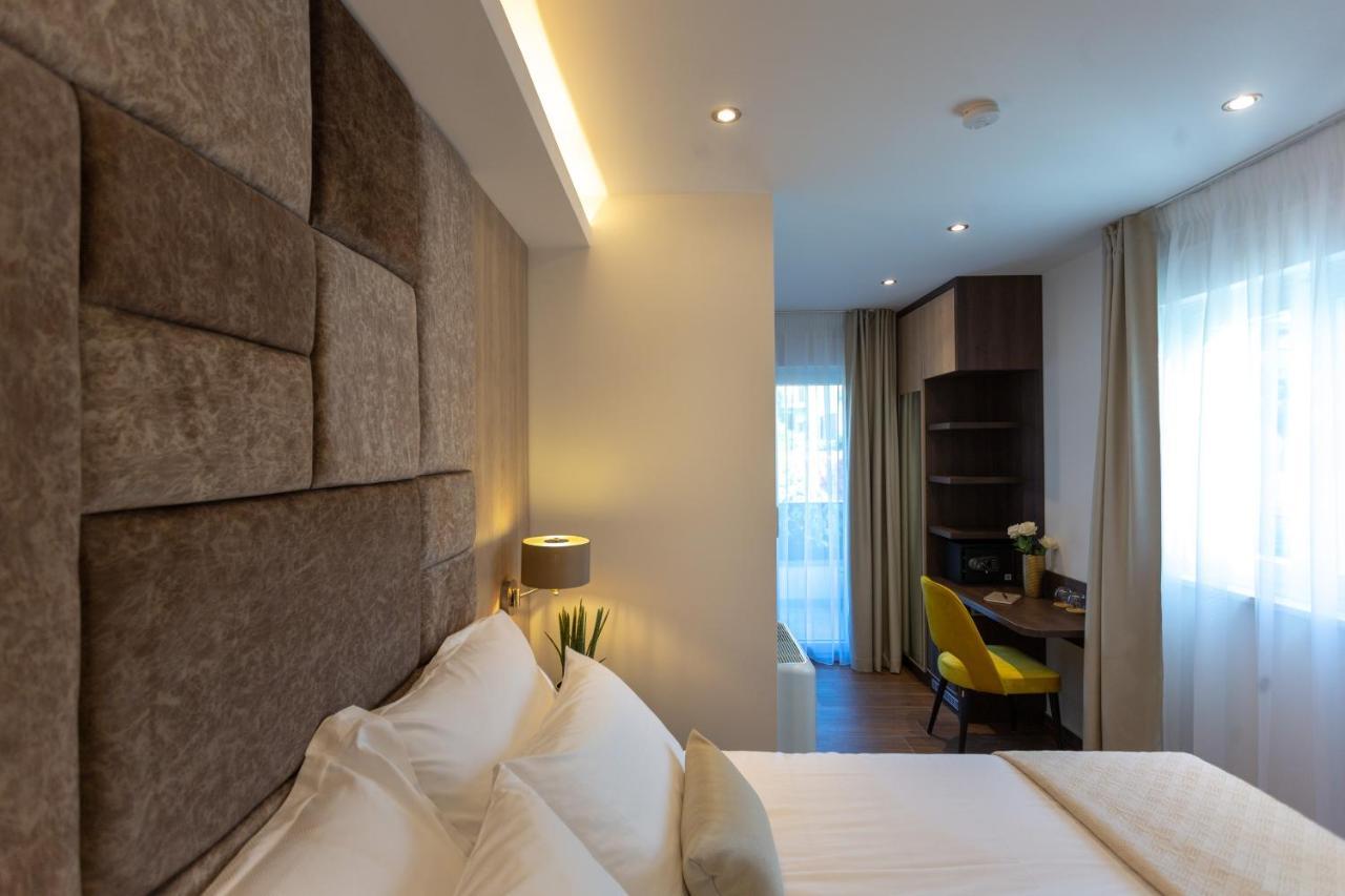 Villa Fortis B&B โตรกีร์ ภายนอก รูปภาพ