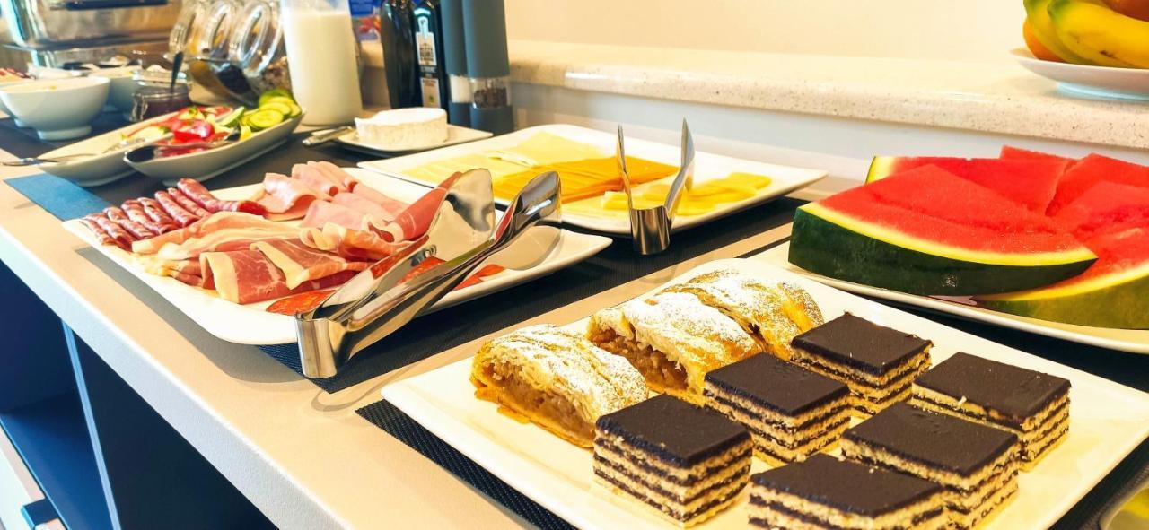 Villa Fortis B&B โตรกีร์ ภายนอก รูปภาพ